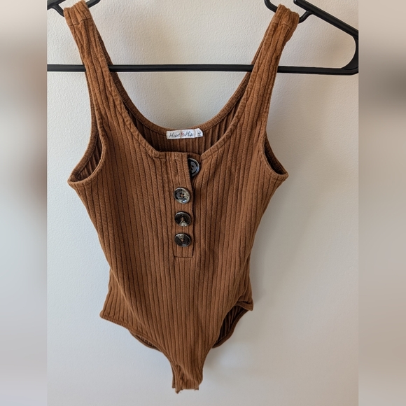 Heart & Hips Tops - Heart & Hips brown bodysuit. Size small juniors